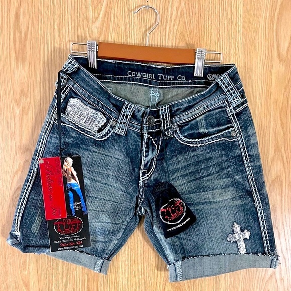 NWT Cowgirl Tuff Denim Jeans Shorts Sequined - Picture 1 of 8